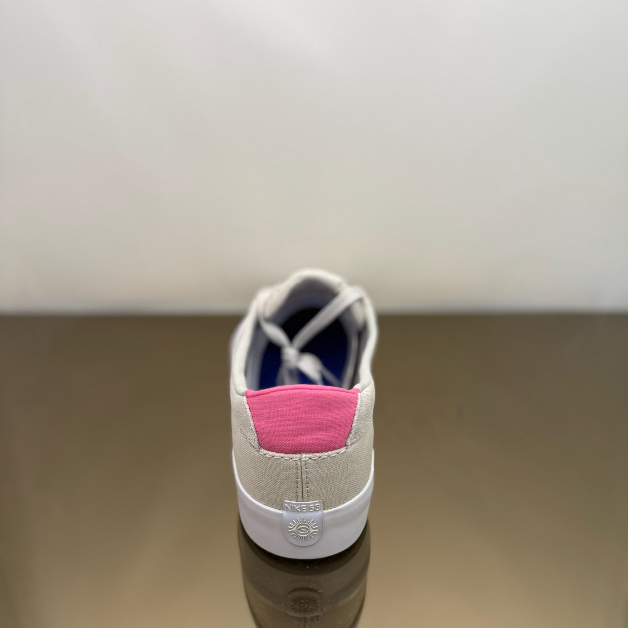 Nike SB Shane Summit Weiß Rosa Blast Racer Blau